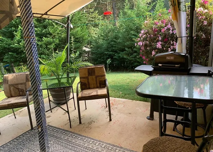 Spacious 4Bdr House In A Quiet Neighborhood